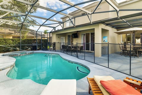 Haines City Vacation Rental | 5BR | 4.5BA | 2,800 Sq Ft | Stairs to Access