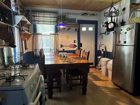 Full Kitchen, gas oven, 4 slice toaster, microwave