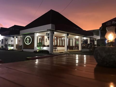 Front of property - evening/night