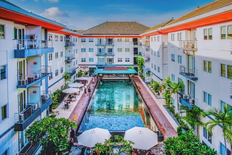 3 outdoor pools