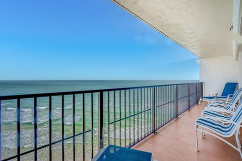 Private, direct oceanfront balcony