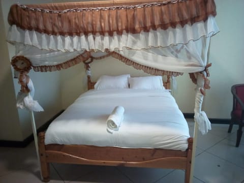 Desk, blackout drapes, iron/ironing board, free WiFi