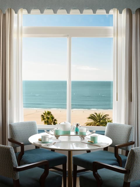 Suite, 1 King Bed, Oceanfront | Down comforters, pillowtop beds, minibar, in-room safe