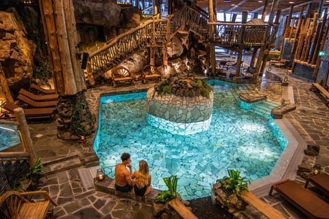 2 indoor pools, 2 outdoor pools, sun loungers