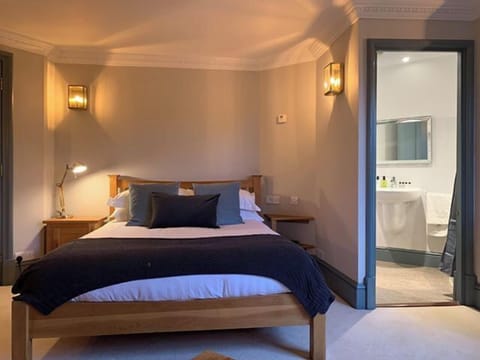 Premium bedding, individually decorated, individually furnished, desk