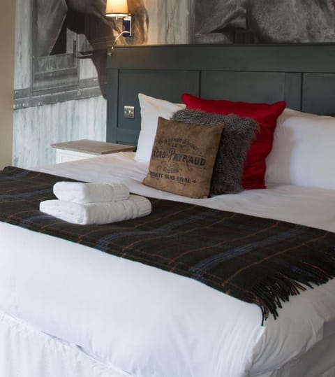 Individually decorated, individually furnished, desk, soundproofing