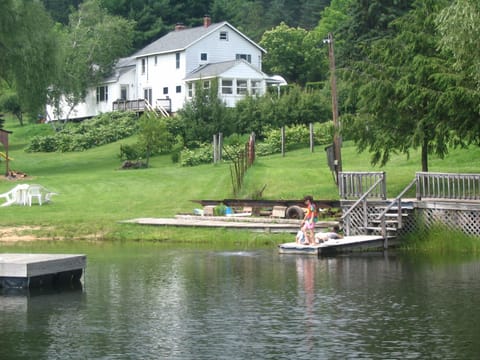 Spacious, relaxing and laid back country fun!