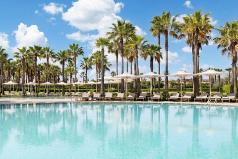Indoor pool, 4 outdoor pools, sun loungers