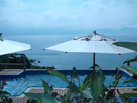 Outdoor pool, an infinity pool