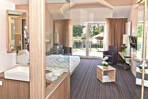 Superior Double Room, Terrace | Select Comfort beds, in-room safe, laptop workspace, soundproofing