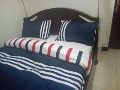 Deluxe Double Room | Individually decorated, desk, laptop workspace, bed sheets