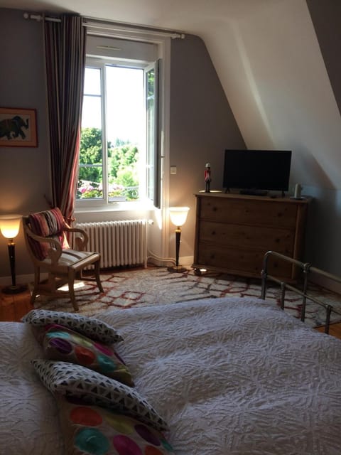 Select Comfort beds, free WiFi