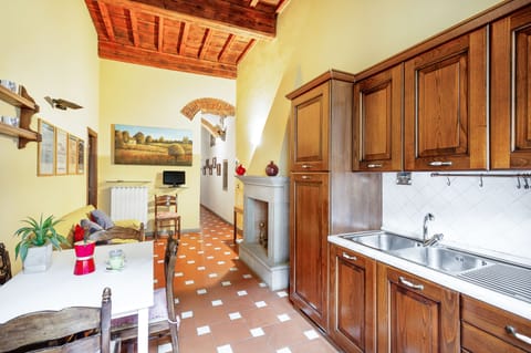 Apartment, 1 Bedroom | Private kitchen | Full-size fridge, microwave, oven, stovetop