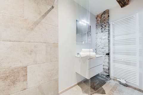 Basic Double Room (two) | Bathroom | Shower, free toiletries, hair dryer, towels