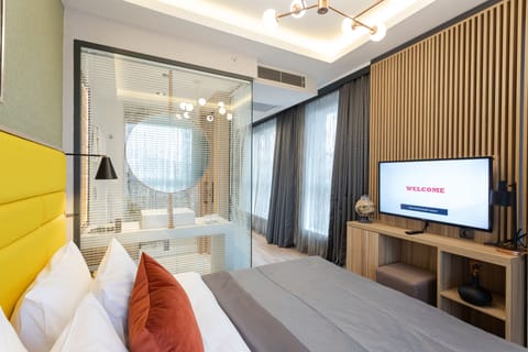 Suite | Premium bedding, minibar, in-room safe, soundproofing