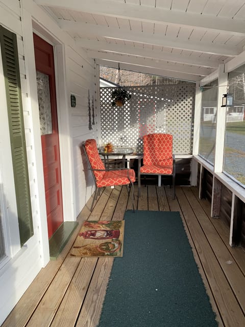 Studio (The Woodland - Cottage #10) | Terrace/patio