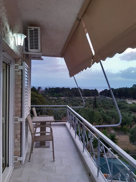 Basic Triple Room | Terrace/patio