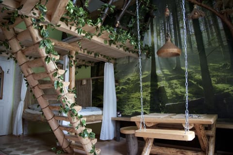 Standard Room for 6 People, Shared Bathroom | Children's theme room