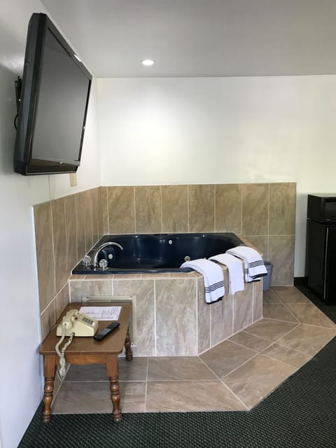 Desk, rollaway beds, free WiFi, bed sheets