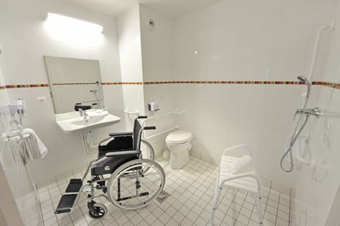 Double Room, Mobility Accessible | Bathroom | Shower, hair dryer, towels