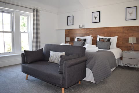 Deluxe Double Room, Ensuite (Willow) | WiFi