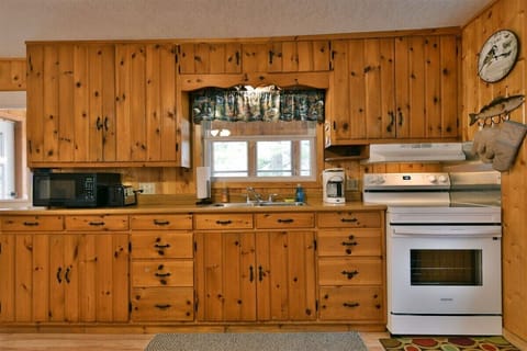 Northwoods flair is reflected throughout the Cabin.