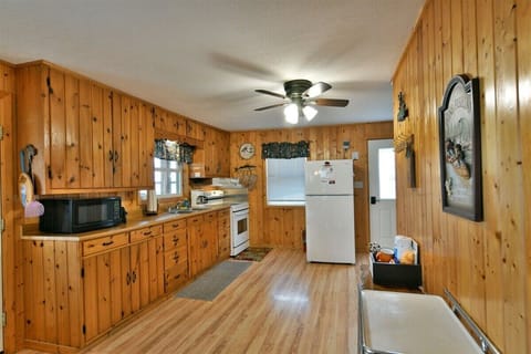 Kitchen has full size appliances to make meal prep a breeze.
