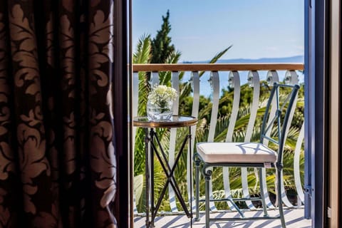 Presidential Suite | Hypo-allergenic bedding, minibar, in-room safe, desk