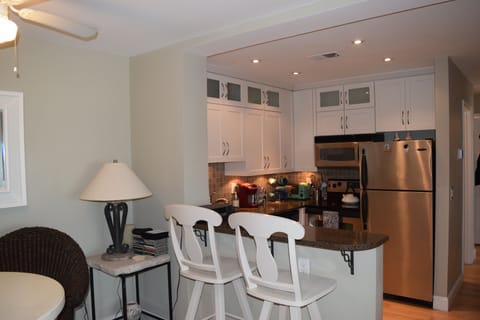 Kitchen Breakfast Bar, a great place for conversation and a quick bite. 