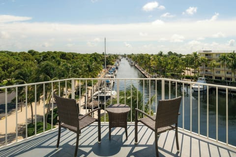Suite, 1 Bedroom, Balcony, Marina View | Pillowtop beds, in-room safe, individually decorated