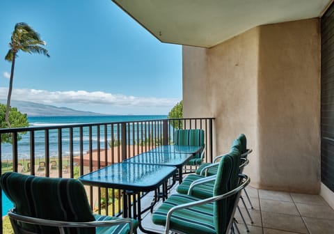 Plenty of seating on the lanai