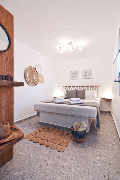 Apartment, 1 Bedroom | 1 bedroom, hypo-allergenic bedding, soundproofing, iron/ironing board