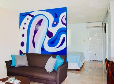 Signature Apartment, 1 Queen Bed, Non Smoking, City View | 1 bedroom, Egyptian cotton sheets, premium bedding, in-room safe