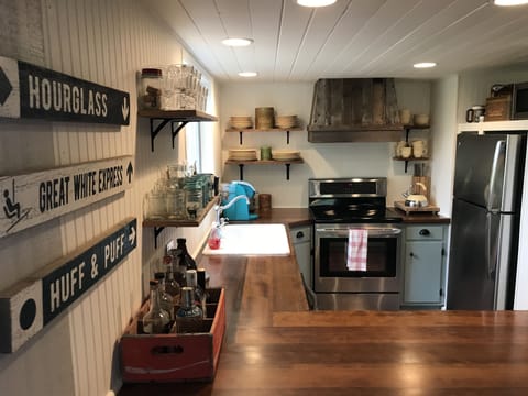 Full Kitchen- Keurig, pots, pans, dish ware, and all utensils