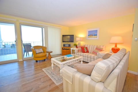 Condo, 2 Bedrooms | Living area | Streaming services