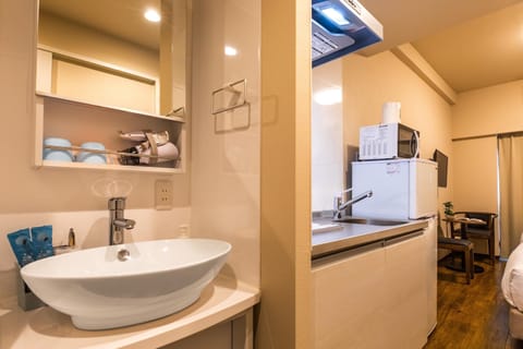 Semi-Double Room [22 sqm], Non Smoking | Private kitchenette | Fridge, microwave, stovetop