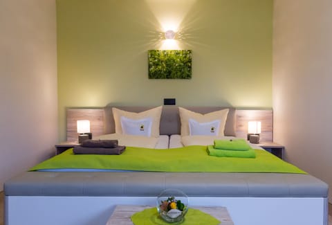 Double Room | Blackout drapes, free cribs/infant beds, free WiFi, bed sheets