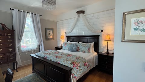 Alden 1st Floor | Egyptian cotton sheets, premium bedding, down comforters