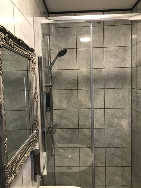 Comfort Double Room, Ensuite | Bathroom