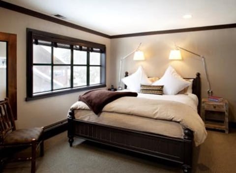 Iron/ironing board, rollaway beds, Internet, bed sheets