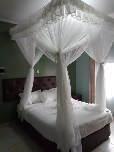 Superior Room | Desk, blackout drapes, free WiFi, bed sheets