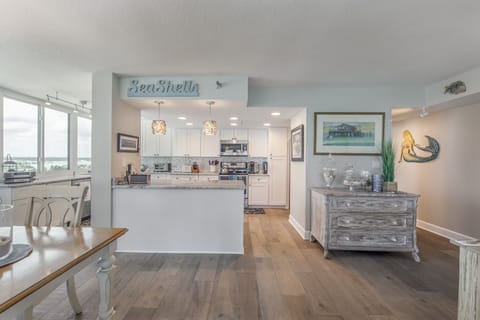 Shores of Madeira 1004 Kitchen