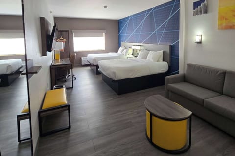 Basic Suite, Multiple Beds, Non Smoking | 1 bedroom, in-room safe, desk, laptop workspace