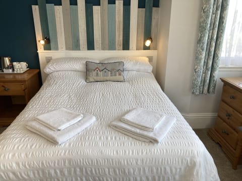 Suite, Ensuite | Iron/ironing board, free WiFi, bed sheets