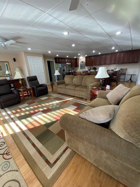 Very Large Cozy Living Room