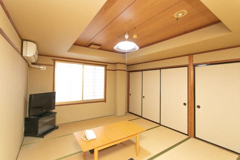 Japanese Style Room for 3 Guests with Shared Bathroom and Toilet | In-room safe, WiFi (free), bed sheets