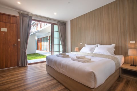 Studio, 1 King Bed (1st Floor) | View from room