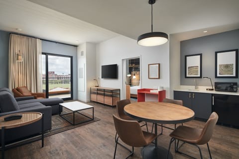 Suite, 1 King Bed, Accessible, Balcony (Communications) | Premium bedding, desk, laptop workspace, soundproofing