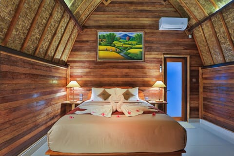 Exclusive Room | Desk, free WiFi, bed sheets