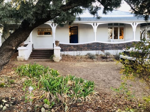Front of Belmore Cottage